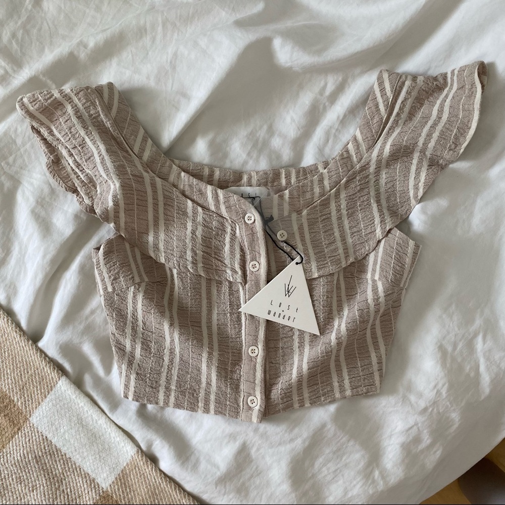 NWT Ruffle Beige Crop top - Picture 4 of 4